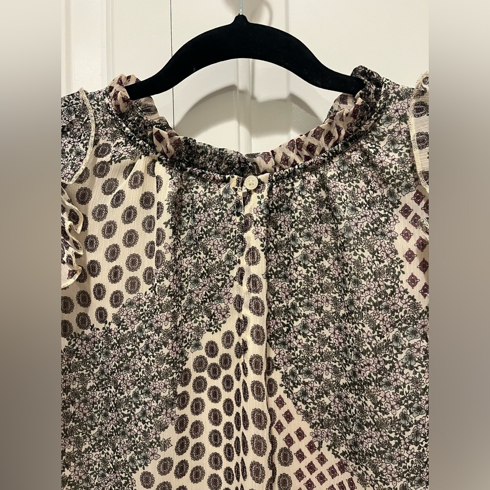 Beautiful Loft Ruffle Sleeve Blouse Like New Sz L - Picture 5 of 10